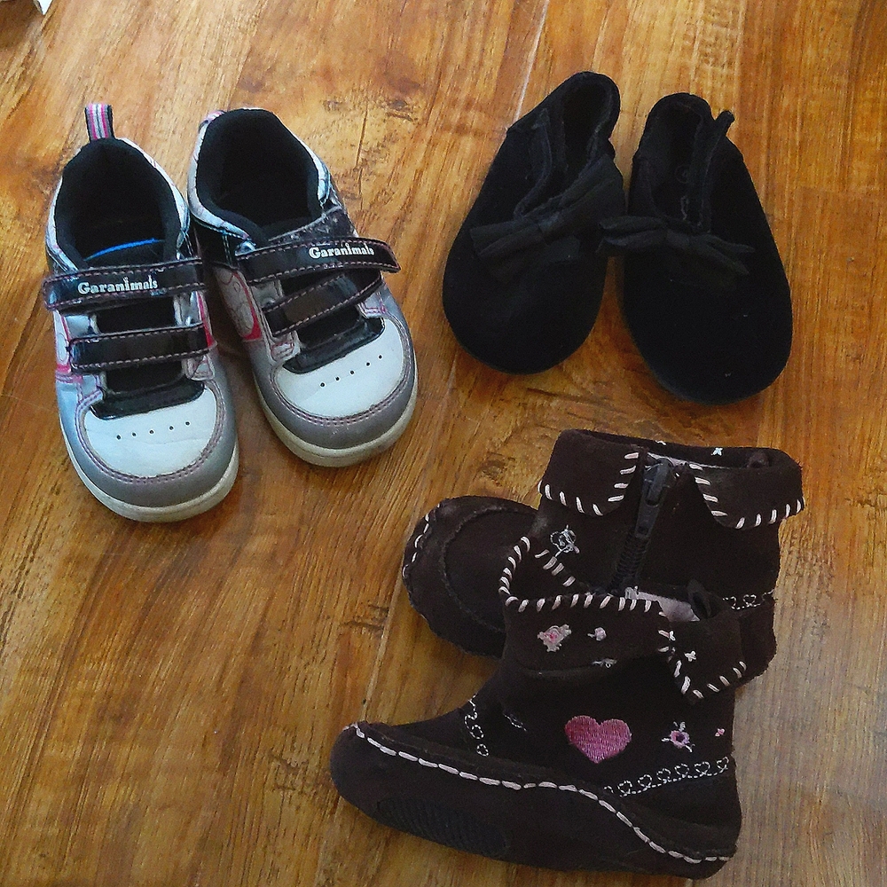 Bundle of Toddler Sz4 Shoes
